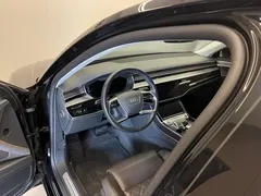 2022 Audi A8L 50 TFSI quattro Comfort Collector's Edition, чёрный — фото 24