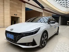 2022 Hyundai Elantra 1.5L CVT LUX Premium, белый — фото 1