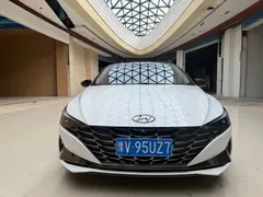 2022 Hyundai Elantra 1.5L CVT LUX Premium, белый — фото 2