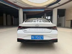 2022 Hyundai Elantra 1.5L CVT LUX Premium, белый — фото 5