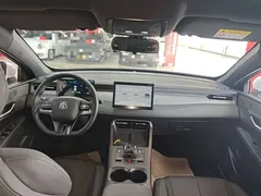 2025 BYD Qin PLUS DM-i PHEV Smart Driving 55km Leading, белый — фото 10