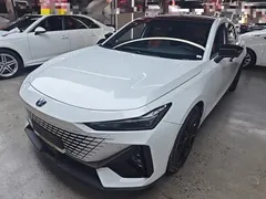 2022 Changan UNI-V 1.5T Premium, белый — фото 1