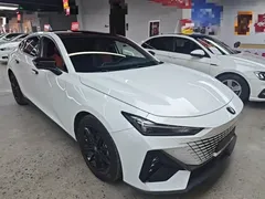 2022 Changan UNI-V 1.5T Premium, белый — фото 4