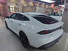 2022 Changan UNI-V 1.5T Premium, белый — фото 5
