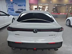 2022 Changan UNI-V 1.5T Premium, белый — фото 6