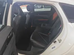 2022 Changan UNI-V 1.5T Premium, белый — фото 17