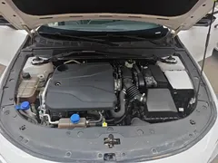 2022 Changan UNI-V 1.5T Premium, белый — фото 20