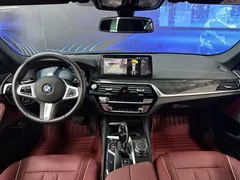 2022 BMW 5 Series 525Li M Sport Package, чёрный — фото 7