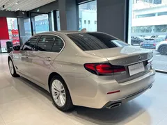 2022 BMW 5 Series 525Li Luxury Package — фото 7