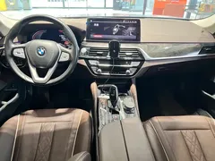 2022 BMW 5 Series 525Li Luxury Package — фото 10