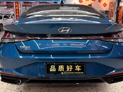 2022 Hyundai Elantra 1.5L CVT LUX Premium, синий — фото 6