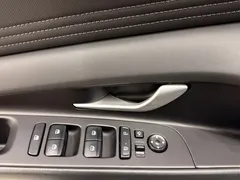 2022 Hyundai Elantra 1.5L CVT LUX Premium, синий — фото 8