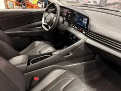 2022 Hyundai Elantra 1.5L CVT LUX Premium, синий — фото 23