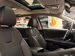2022 Hyundai Elantra 1.5L CVT LUX Premium, синий — фото 24