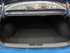 2022 Hyundai Elantra 1.5L CVT LUX Premium, синий — фото 30