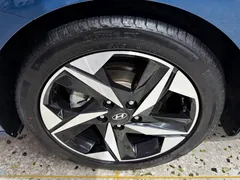 2022 Hyundai Elantra 1.5L CVT LUX Premium, синий — фото 33