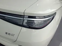 2025 BYD Seal 07 1.5L PHEV 125km Premium, белый — фото 8