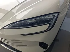 2025 BYD Seal 07 1.5L PHEV 125km Premium, белый — фото 24