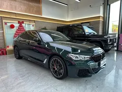 2021 BMW 5 Series 540i Fashion M Sport Package, зелёный — фото 3