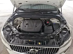 2023 Volvo XC60 4WD Luxury, белый — фото 20