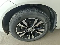 2023 Volvo XC60 4WD Luxury, белый — фото 23
