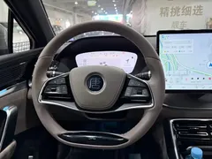 2025 BYD Tang DM-i PHEV 115km Premium — фото 8
