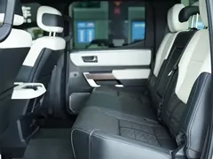 2023 Toyota Tundra 3.5T Hybrid 4-Door Capstone US Spec — фото 16