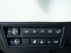 2023 Toyota Tundra 3.5T Hybrid 4-Door Capstone US Spec — фото 17