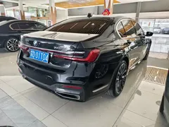 2021 BMW 7 Series 740Li Leading Luxury Package, чёрный — фото 6