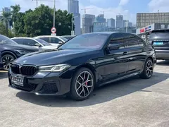 2021 BMW 5 Series 530Li Leading M Sport Package, чёрный — фото 2