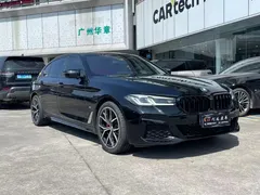 2021 BMW 5 Series 530Li Leading M Sport Package, чёрный — фото 3