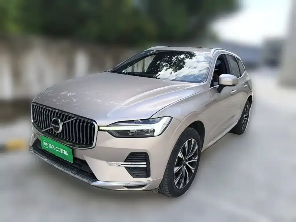 2023 Volvo XC60 4WD Luxury