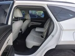 2022 Hyundai Tucson L 2.0L Hybrid Premium, белый — фото 13