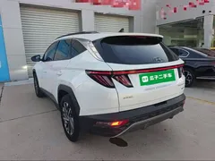 2022 Hyundai Tucson L 2.0L Hybrid Premium, белый — фото 23
