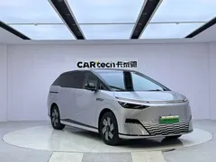 2024 Xpeng X9 610 Long Range Pro — фото 7
