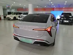 2025 Hongqi Tiangong 05 550 Smart Choice — фото 7