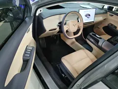 2025 Hongqi Tiangong 05 550 Smart Choice — фото 16