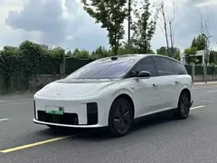 2025 Li Auto i8 Standard, белый — фото 1