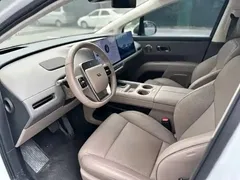 2025 Li Auto i8 Standard, белый — фото 4