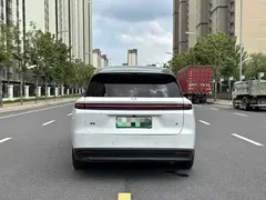 2025 Li Auto i8 Standard, белый — фото 9