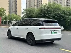 2025 Li Auto i8 Standard, белый — фото 11