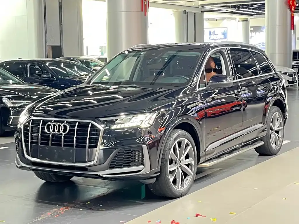2021 Audi Q7 55 TFSI quattro S line Sport