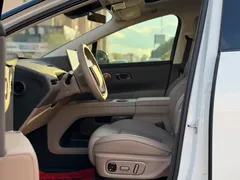 2025 Li Auto i8 Standard, белый — фото 7