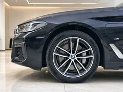 2021 BMW 5 Series 535Le PHEV M Sport, чёрный — фото 23
