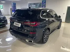 2022 BMW X5 30Li Premium M Sport Package, чёрный — фото 4
