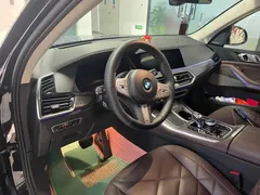 2022 BMW X5 30Li Premium M Sport Package, чёрный — фото 6