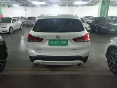 2021 BMW X1 Leading, белый — фото 6