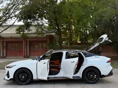 2023 Changan UNI-V 1.5T Sport, белый — фото 11