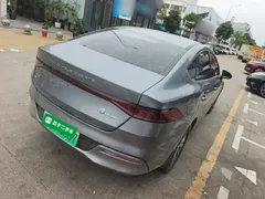 2024 BYD Qin PLUS Honor DM-i PHEV 55km Leading — фото 7