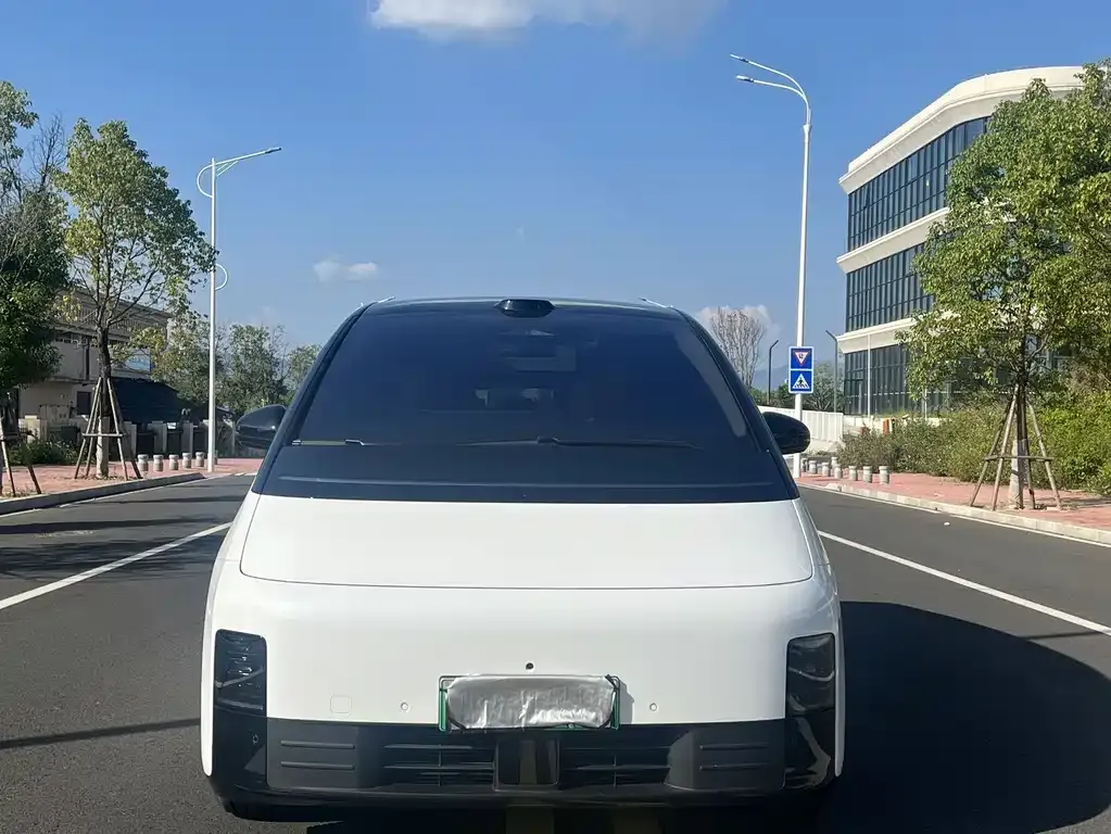 2025 Li Auto MEGA Home